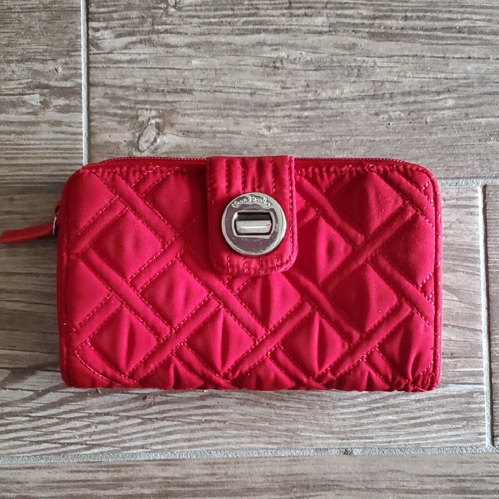 Vera Bradley RFID Turnlock Red Quilted Zip Organized Wallet
